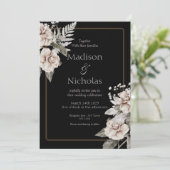 Elegante Witte Rose Zwart Bruiloft uitnodiging (Staand voorkant)