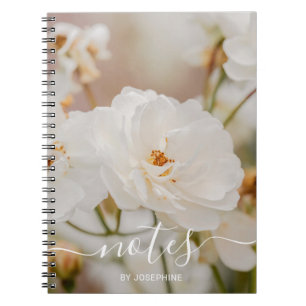 Elegante witte rozen bloem foto met aangepaste naa notitieboek