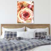 Elegante witte rozen met roze rand foto canvas wan afdruk (Insitu (Slaapkamer))