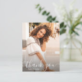 Elegante witte script bedank foto afstuderen briefkaart (Staand voorkant)