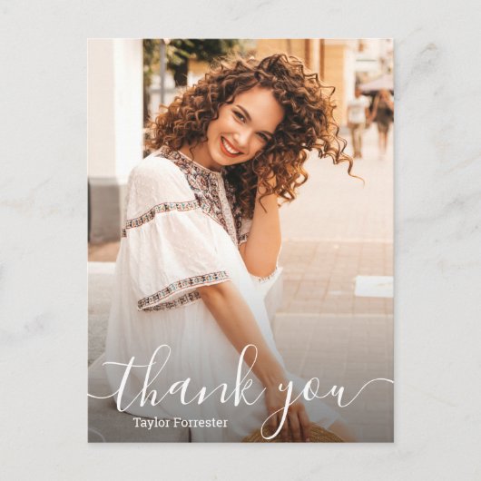 Elegante witte script bedankt foto afstuderen briefkaart (Voorkant)