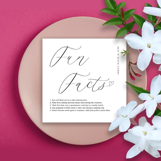 Elegante witte servetten met gepersonaliseerde fei