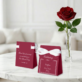 Elegante Witte Strik & Schrift op Mooie Burgunderr Bedankdoosjes
