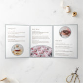 Elegante witte taart met bloemen Bakkerij Brochure Drieluik Kaart (Binnen)