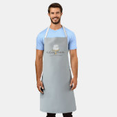 Elegante witte taart met bloemen schort (Gedragen)