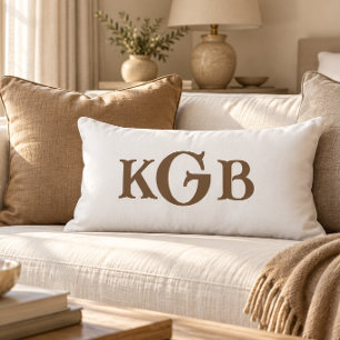 Elegante witte throw met aangepast monogram kussen