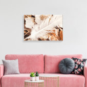 Elegante witte veer op gouden gevallen bladeren canvas afdruk (Insitu (Woonkamer))