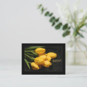Elegante Yellow Tulip RSVP Wedding Kaart (Staand voorkant)