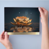 Elegante Yoga Instructeur Lotus Dark Flyer (Hand)