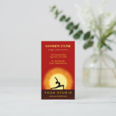 Elegante Yoga Instructor Sunrise Warrior Pose Visitekaartje (Staand voorkant)