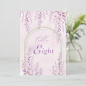 Elegante zachte blush lavendel trouwtafel nummer (Staand voorkant)