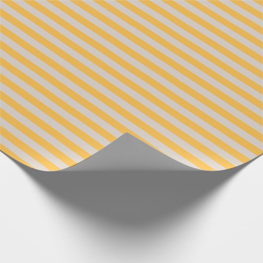 Elegante zachte gele lichtgrijze crème strepen cadeaupapier (Hoek)