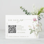 Elegante Zachte Pastel Wildflower Foto QR code Save The Date (Staand voorkant)