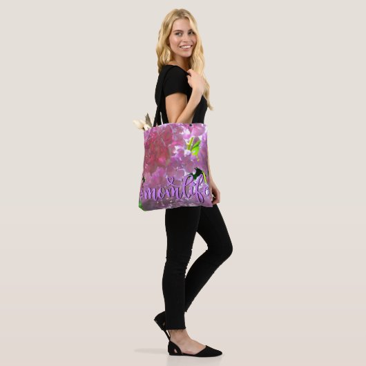 Elegante zachte roze bloemen mooie roze hortensia' tote bag (Op model)