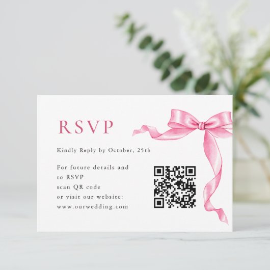 Elegante Zachte Roze Hand Getrokken Bow Wedding QR RSVP Kaartje (Staand voorkant)