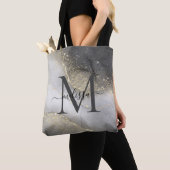Elegante Zilver en Gouden Monogram Naam Tote Bag (Dichtbij)