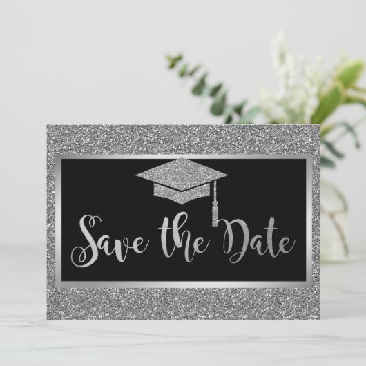 Elegante zilveren glinsterende afstuderen bewaar d save the date (Staand voorkant)