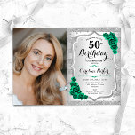 Elegante zilveren smaragd groene foto 50e verjaard kaart<br><div class="desc">Elegante bloemenvrouwelijke 50e verjaardagsuitnodiging met uw foto. Glam ontwerp met faux glitter zilver. Met strepen,  smaragdgroene rozen,  script lettertype en confetti. Perfect voor een stijlvol volwassen feestje. Personaliseer met je eigen gegevens. Kan voor om het even welke leeftijd worden aangepast! Gedrukte Zazzle-uitnodigingen of direct download digitale afdrukbare sjabloon.</div>