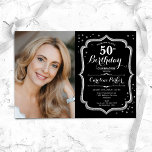 Elegante zilveren zwarte foto 50e verjaardag kaart<br><div class="desc">Elegante 50ste verjaardag uitnodiging met uw foto. Glam modern zwart design met faux glitter zilver. Beschikt over scriptlettertype en confetti. Perfect voor een stijlvol volwassen feestje. Personaliseer met je eigen gegevens. Kan voor om het even welke leeftijd worden aangepast! Gedrukte Zazzle-uitnodigingen of direct download digitale afdrukbare sjabloon.</div>