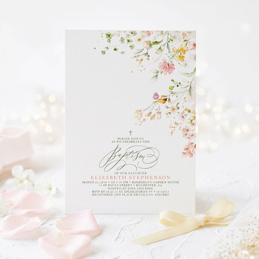 Elegante zomerweide wilde bloemen doop kaart