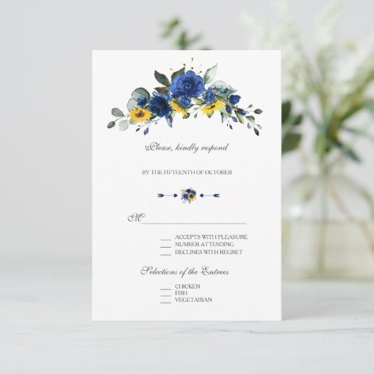 Elegante Zonnebloemen Navy Blauwe Bloemen Bruiloft RSVP Kaartje (Staand voorkant)
