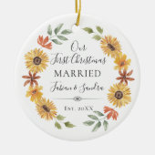 Elegante zonnebloemen onze eerste kerst getrouwd keramisch ornament (Voorkant)