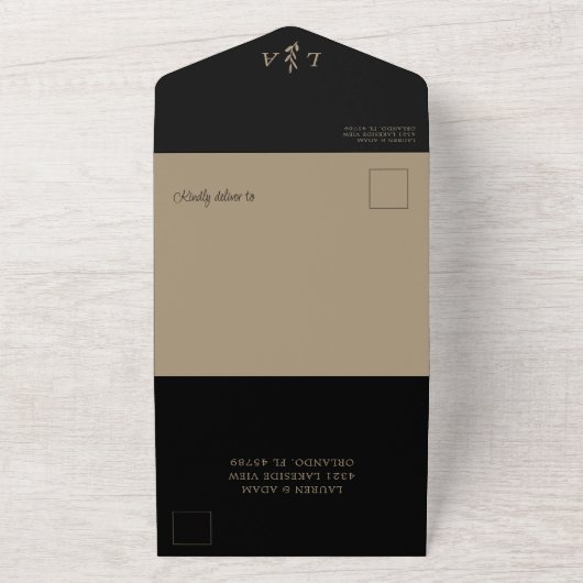 Elegante zwart en goud kalligrafie foto bruiloft all in one uitnodiging (Buitenkant)