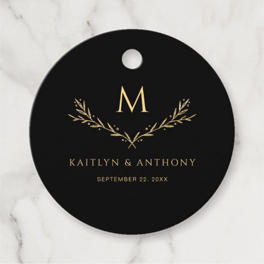 Elegante zwart en goud monogram krans bruiloft bedankjes labels (Voorkant)