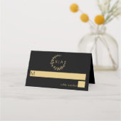 Elegante zwart en goud monogram krans bruiloft plaatskaartje (Voorkant)