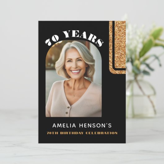 Elegante Zwart Goud Glitter Foto 70e Verjaardag Kaart (Staand voorkant)