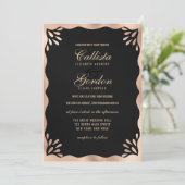 Elegante Zwart Goud Metallic Wavy Border Wedding Kaart (Staand voorkant)
