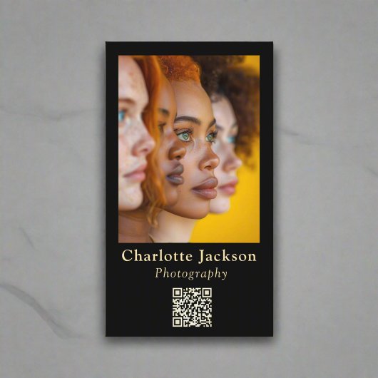 Elegante zwart-gouden script foto en QR-code Visitekaartje