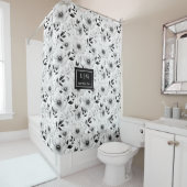Elegante zwart-wit bloemen douchegordijn (In situ)