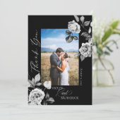 Elegante zwart-wit bloemige trouwfoto bedankkaart (Staand voorkant)