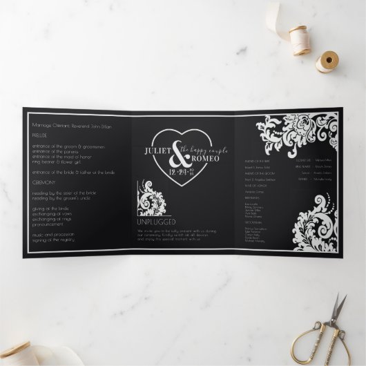 Elegante zwart-wit damast unplugged bruiloft drieluik programma (Binnen)