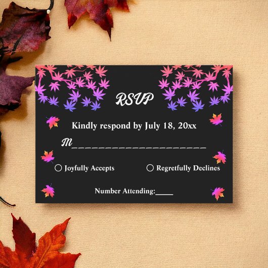 Elegante zwart-wit Glowy bladeren herfst bruiloft RSVP Kaartje
