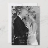 Elegante zwart-wit trouwfoto met script bedankkaart (Voorkant)