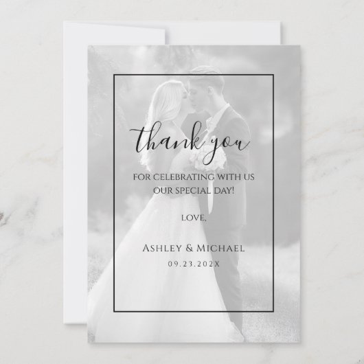Elegante zwart-wit trouwfoto Modern Script Bedankkaart (Achterkant)
