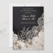 Elegante Zwart Witte Bloemige Bruiloft Uitnodiging (Voorkant)