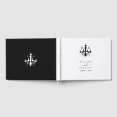 Elegante zwart witte kroonluchter monogram bruilof gastenboek (Volledig)