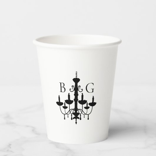 Elegante zwart witte kroonluchter monogram bruilof papieren bekers (Voorkant)