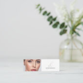 Elegante Zwart Witte Script Foto Make-up Artiest Mini Visitekaartje (Staand voorkant)