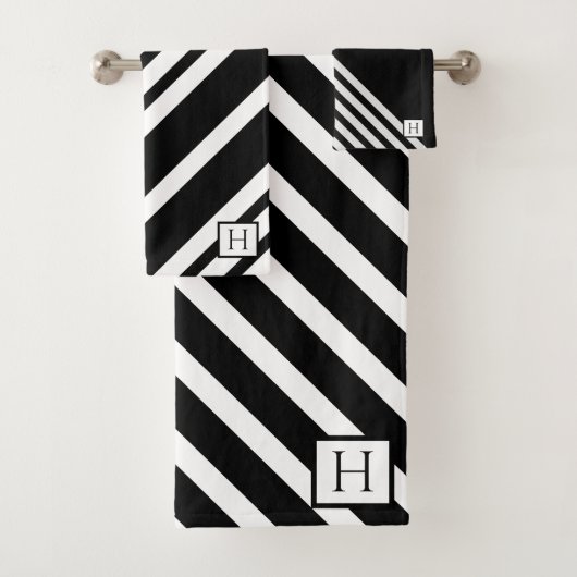 Elegante zwart-witte strepen Monogrammed Bad Handdoek (Insitu)