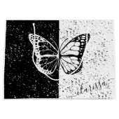 Elegante zwart-witte vlinder kalligrafie naam groot cadeauzakje (Voorkant)