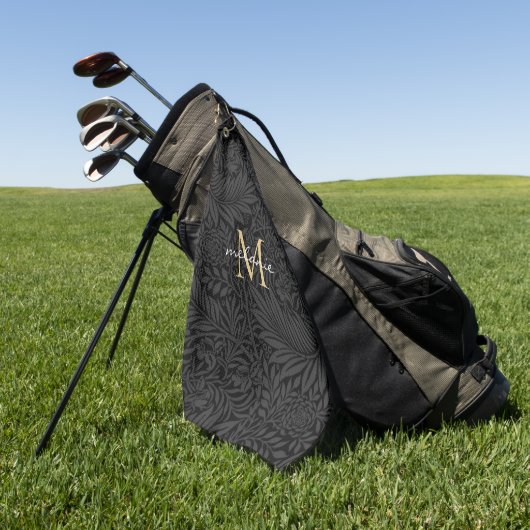 Elegante Zwarte Bloem Gouden Script Monogram Golfhanddoek (Groen)