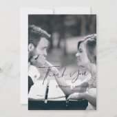 Elegante zwarte cursieve foto bruiloft dank u kaar bedankkaart (Voorkant)