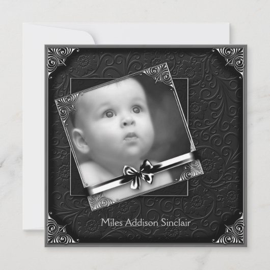 Elegante Zwarte Damast Fotogeboorte Aankondiging (Voorkant)