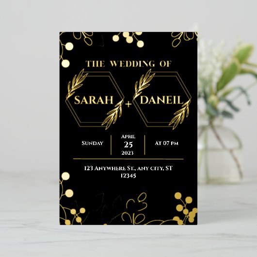 Elegante zwarte en gouden folie trouwuitnodiging folie uitnodiging (Staand Voorkant)