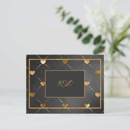 Elegante zwarte en gouden harten RSVP Uitnodiging Briefkaart (Staand voorkant)
