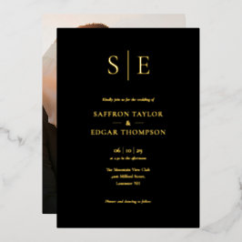 Elegante zwarte en gouden monogram foto trouwfoto folie uitnodiging